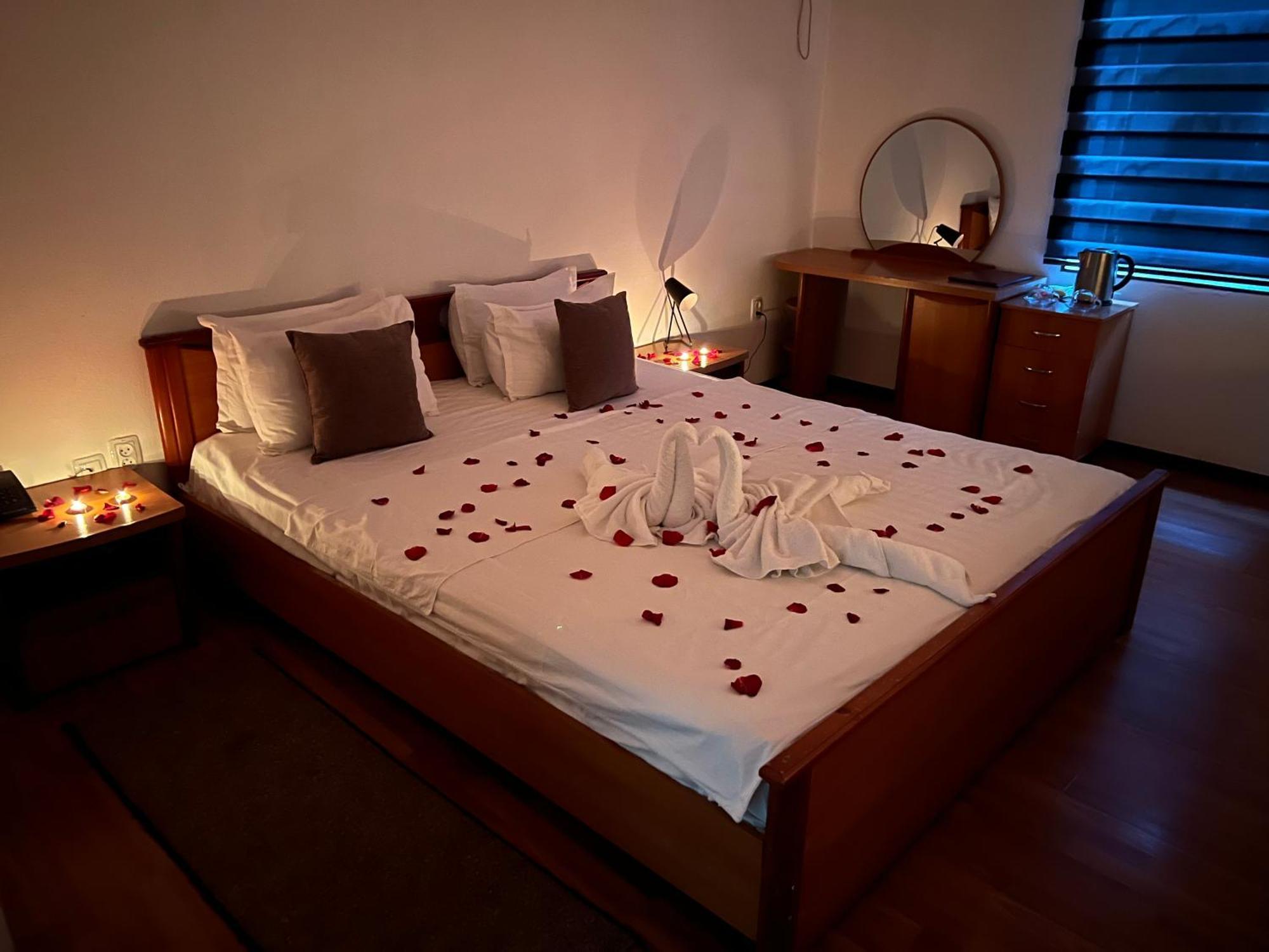 Temurkhan Hotel Tashkent Esterno foto