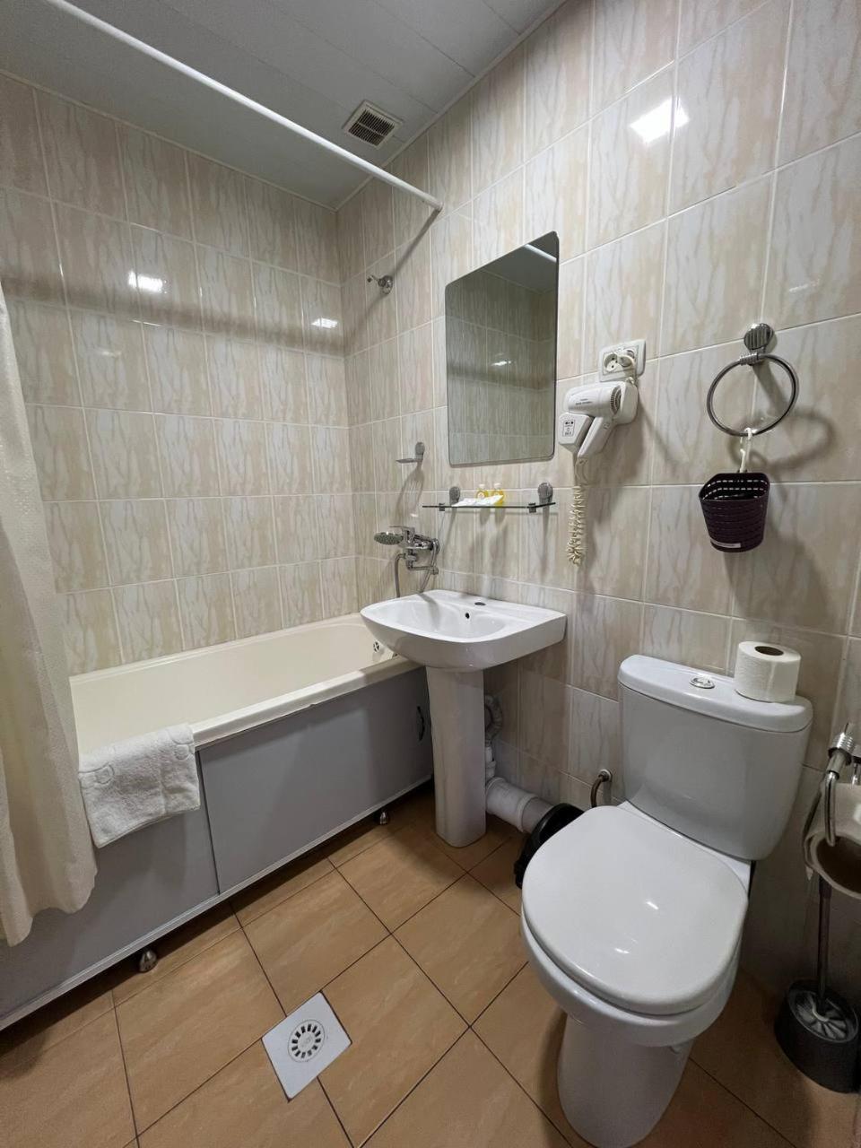 Temurkhan Hotel Tashkent Esterno foto